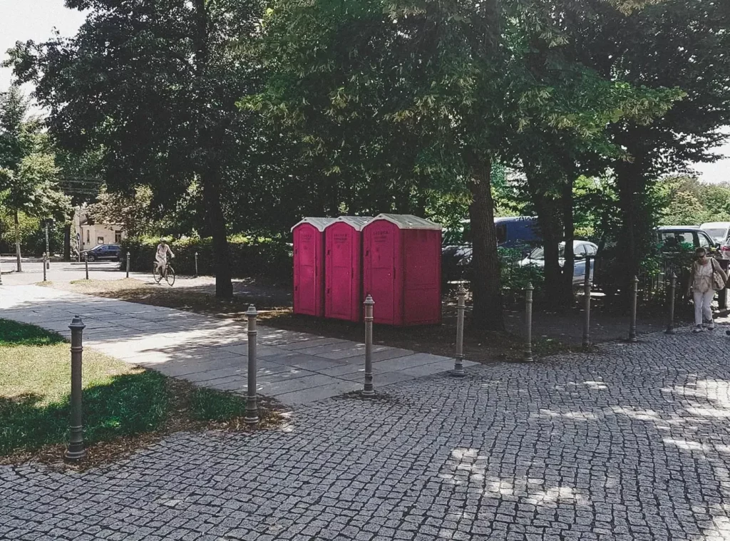 Toiletten für Veranstaltungen mieten 15 Sacofa-Dixi-Toiletten-für-Stadtfest-mieten
