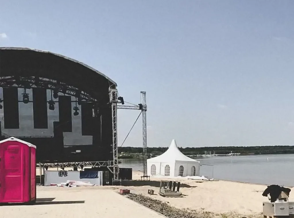 Sacofa-Projekte-Festival-Toilette-mieten-fuer-Grossevent