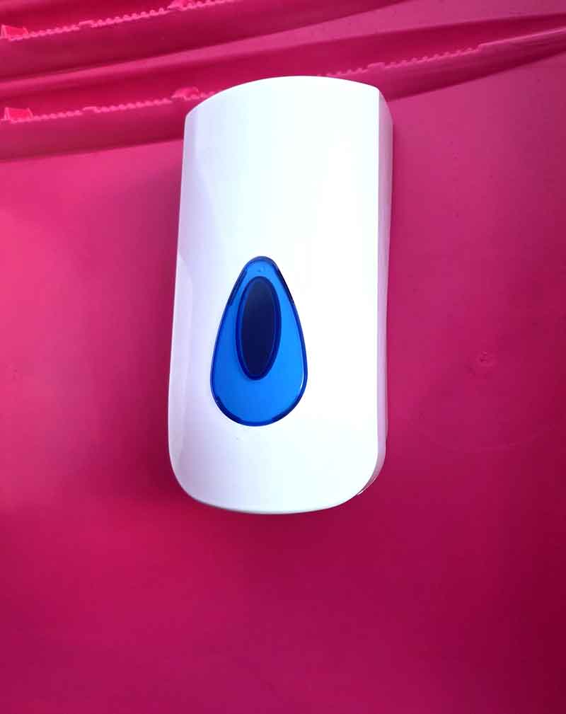 mobiles-klo-von-innen-mit-seifenspender-sacofa-sachsen